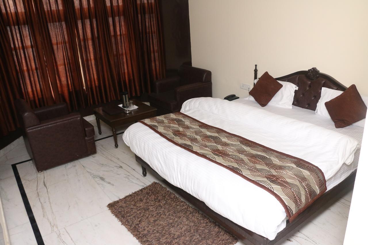 New Bharat Hotel Mussoorie Exterior photo